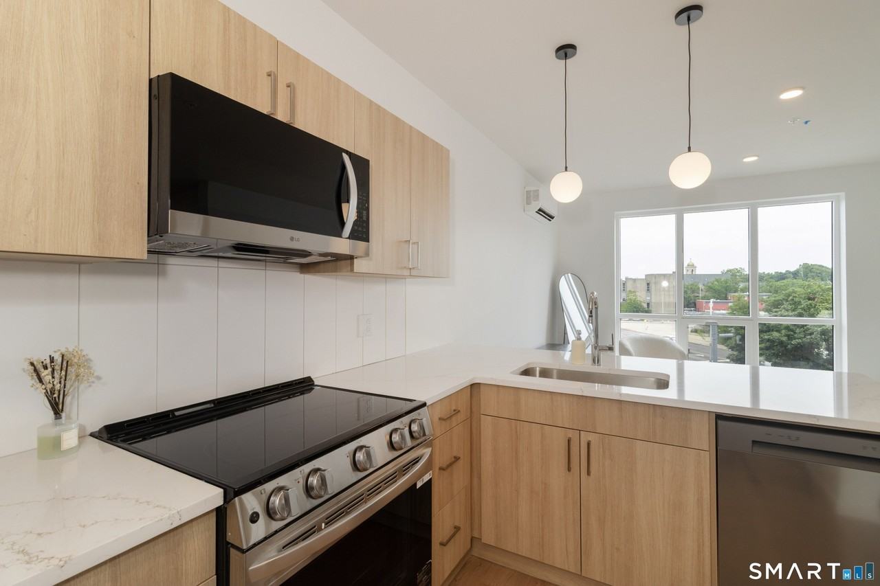 19 Elm St #410
