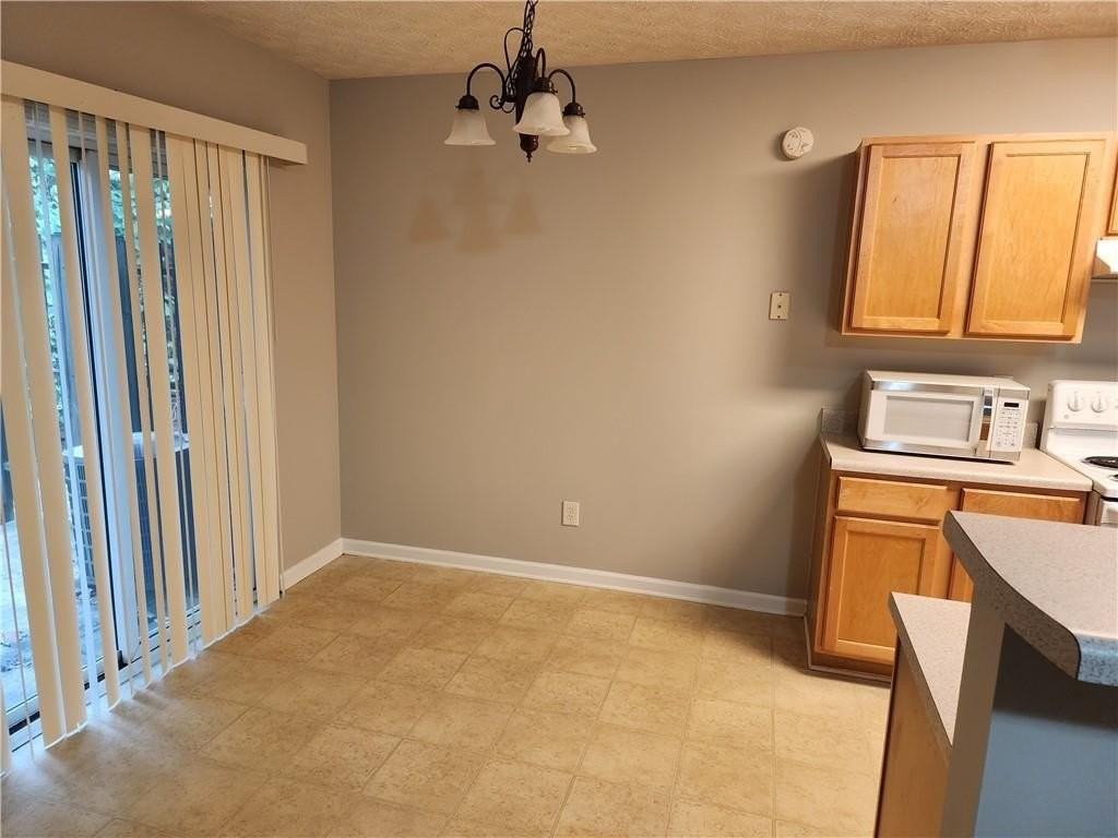 6129 Brookechase Ln - Photo 7 of 23