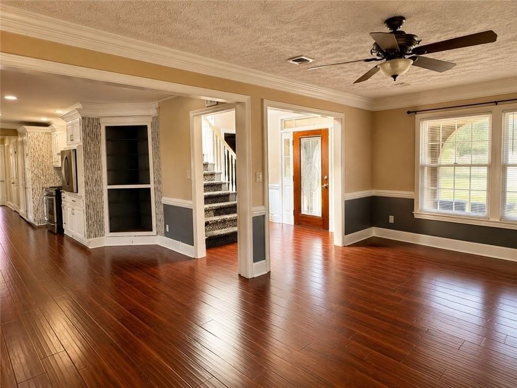 4225 Friar Tuck Ln - Photo 2 of 20