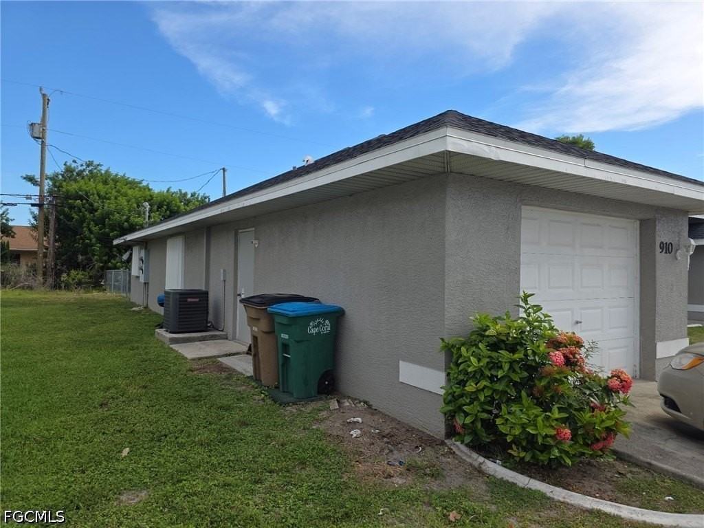 910 Cape Coral Pkwy W - Photo 2 of 5