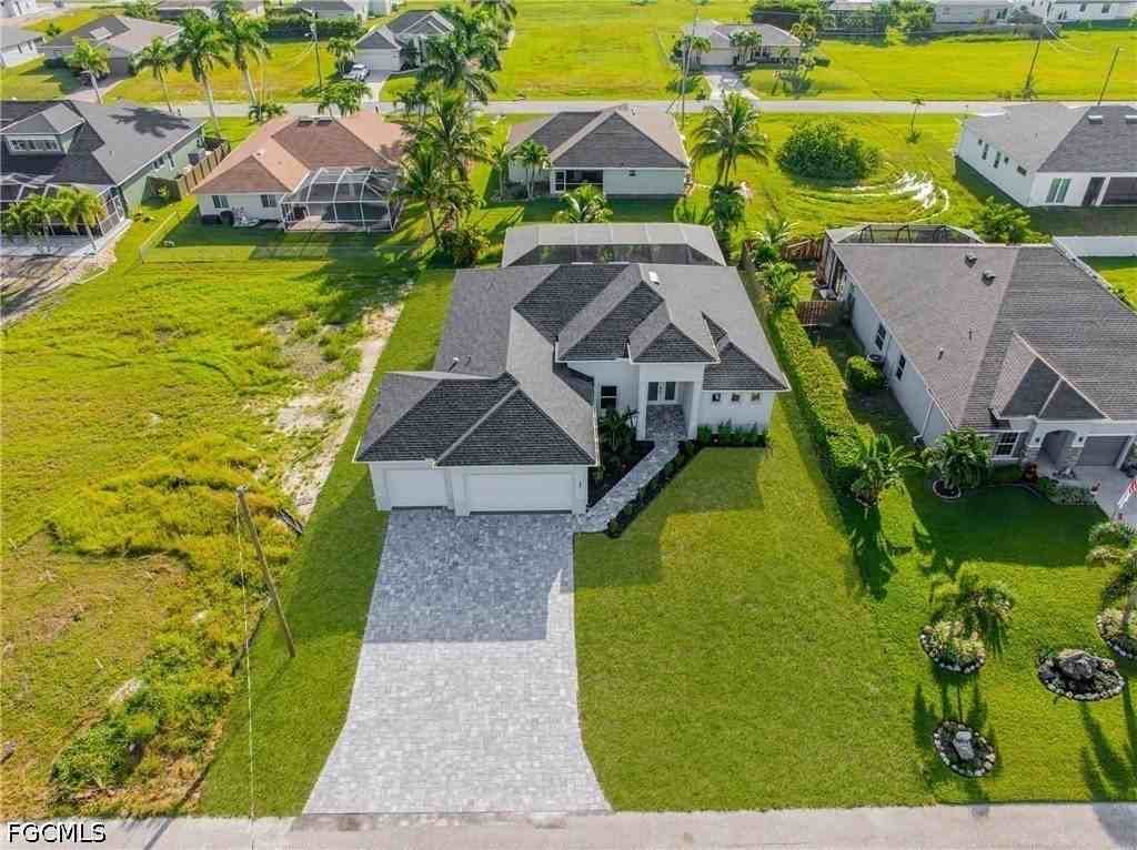 821 Nw 37th Pl - Photo 3 of 46