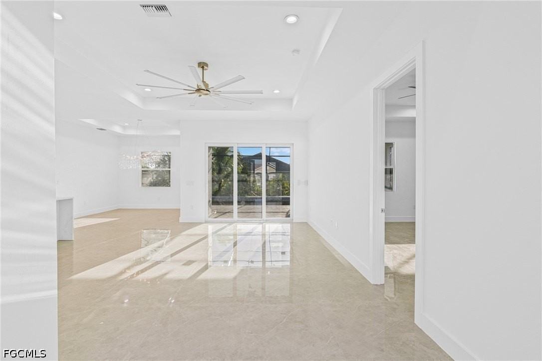 821 Nw 37th Pl - Photo 6 of 46