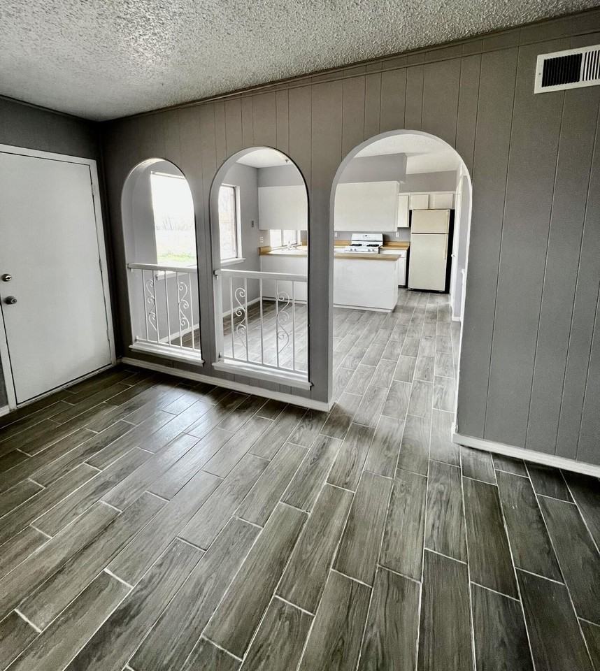 1618 Dale Douglas Dr - Photo 7 of 29