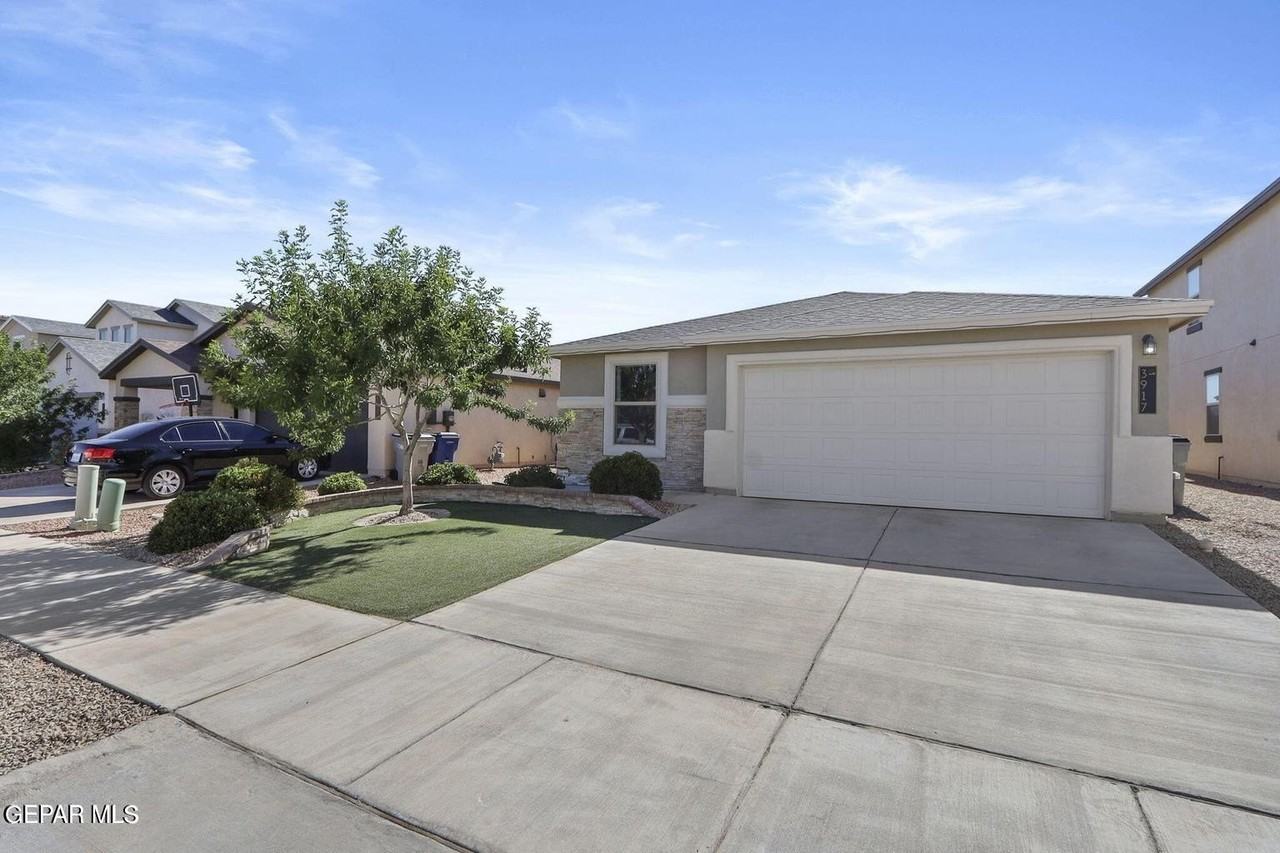 3917 Desert Dunes Dr - Photo 2 of 37