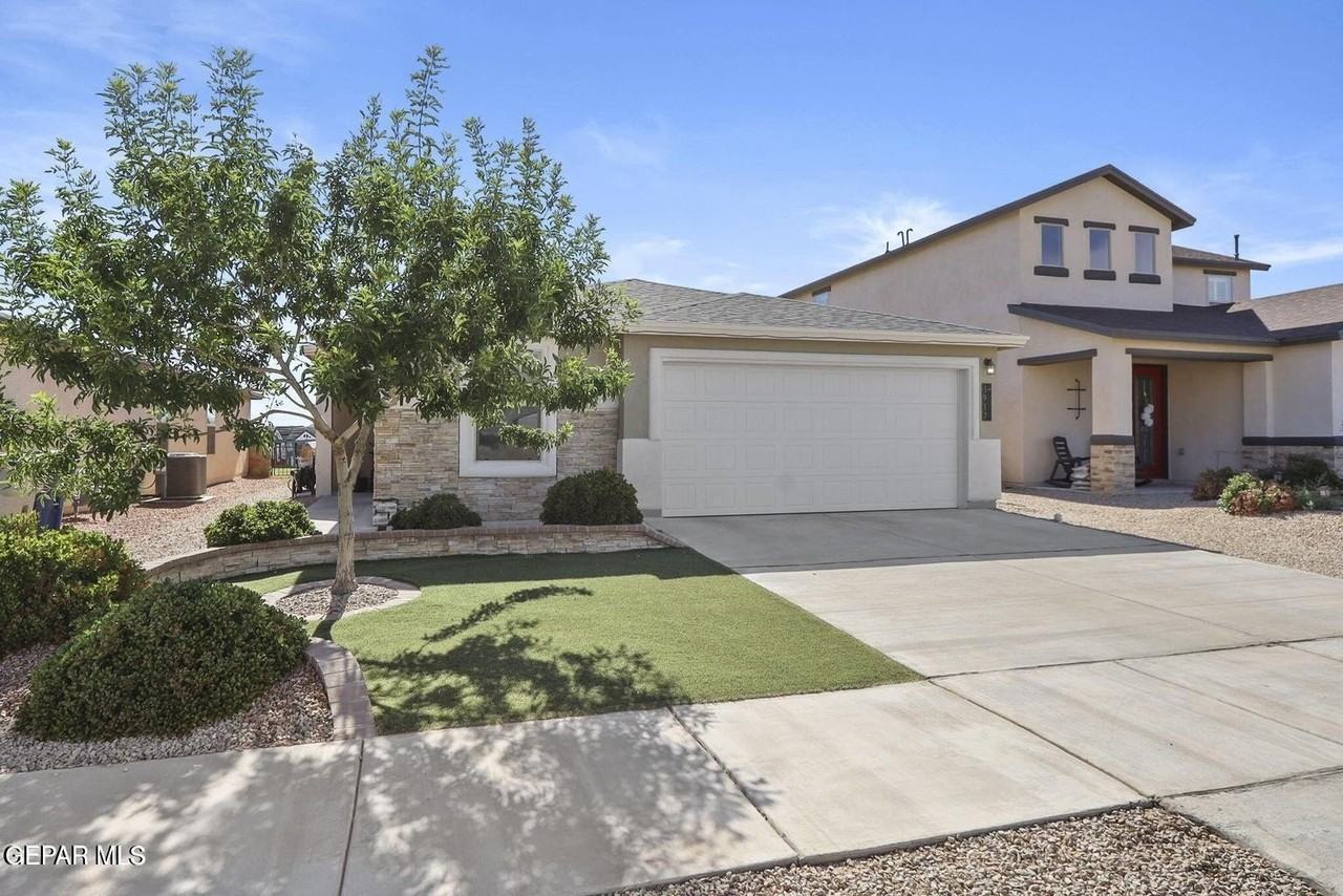 3917 Desert Dunes Dr - Photo 4 of 37