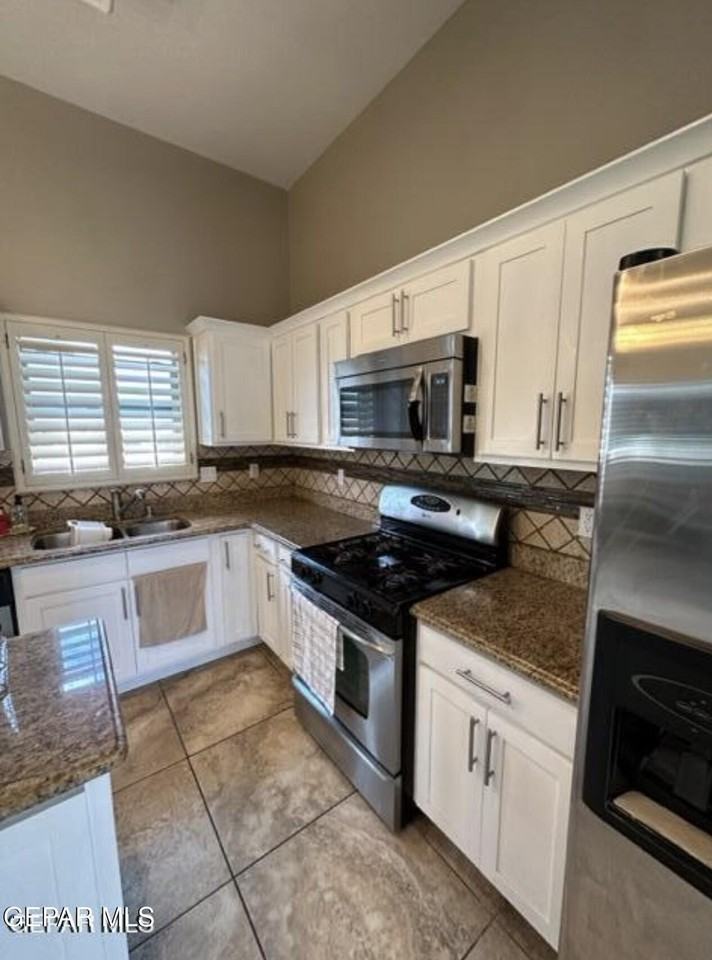 13197 Shady Trail Ct - Photo 5 of 24