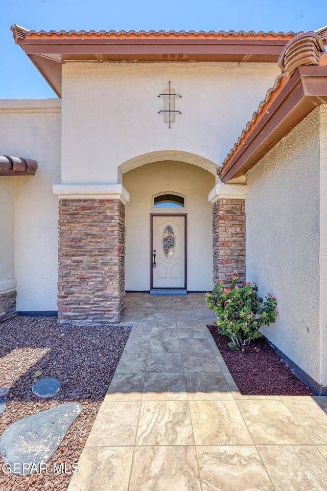 5601 Valley Maple Dr - Photo 5 of 42