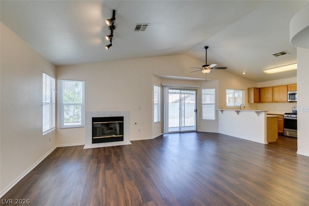 8216 Ogee Dr - Photo 3 of 33