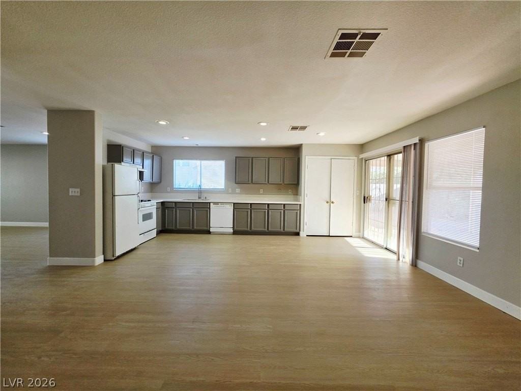 5929 Forest Creek Rd - Photo 5 of 20