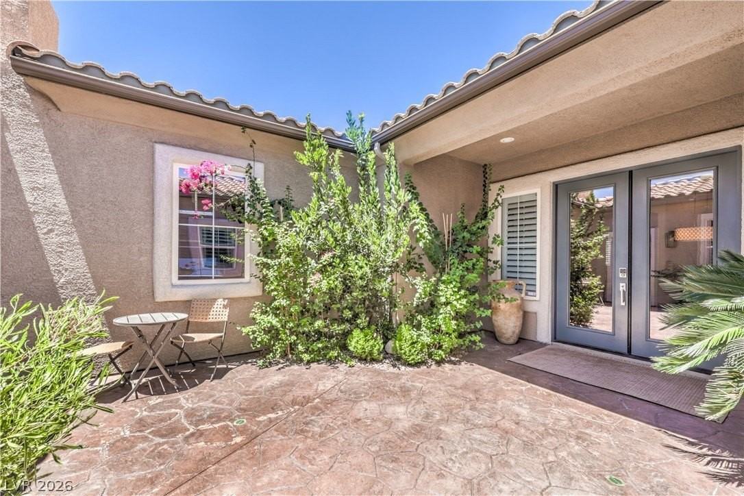 7166 Frontier Hills Ave - Photo 4 of 44