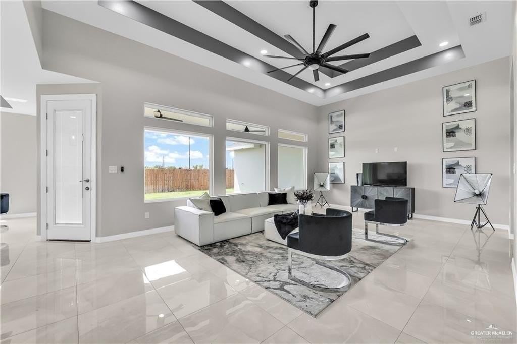 2805 Ulex Ave - Photo 6 of 11