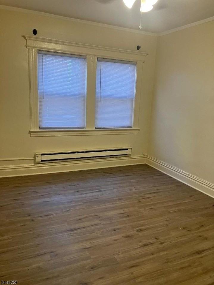 407 William St - Photo 4 of 4