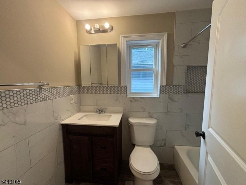850 Rebecca Pl - Photo 7 of 12