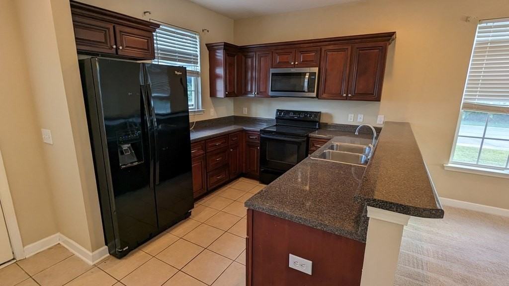 827 Terrell Dr - Photo 4 of 9