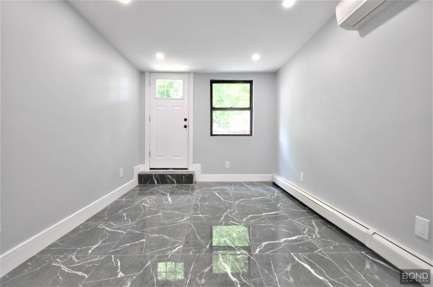 135 E 46th St - Photo 6 of 9