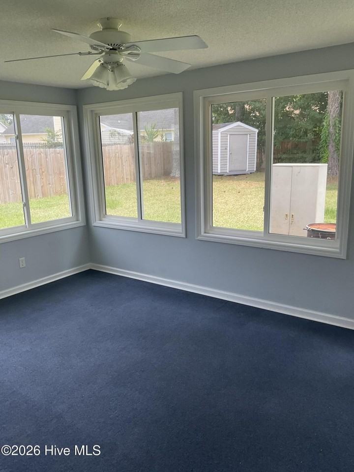 529 Raintree Rd - Photo 7 of 27