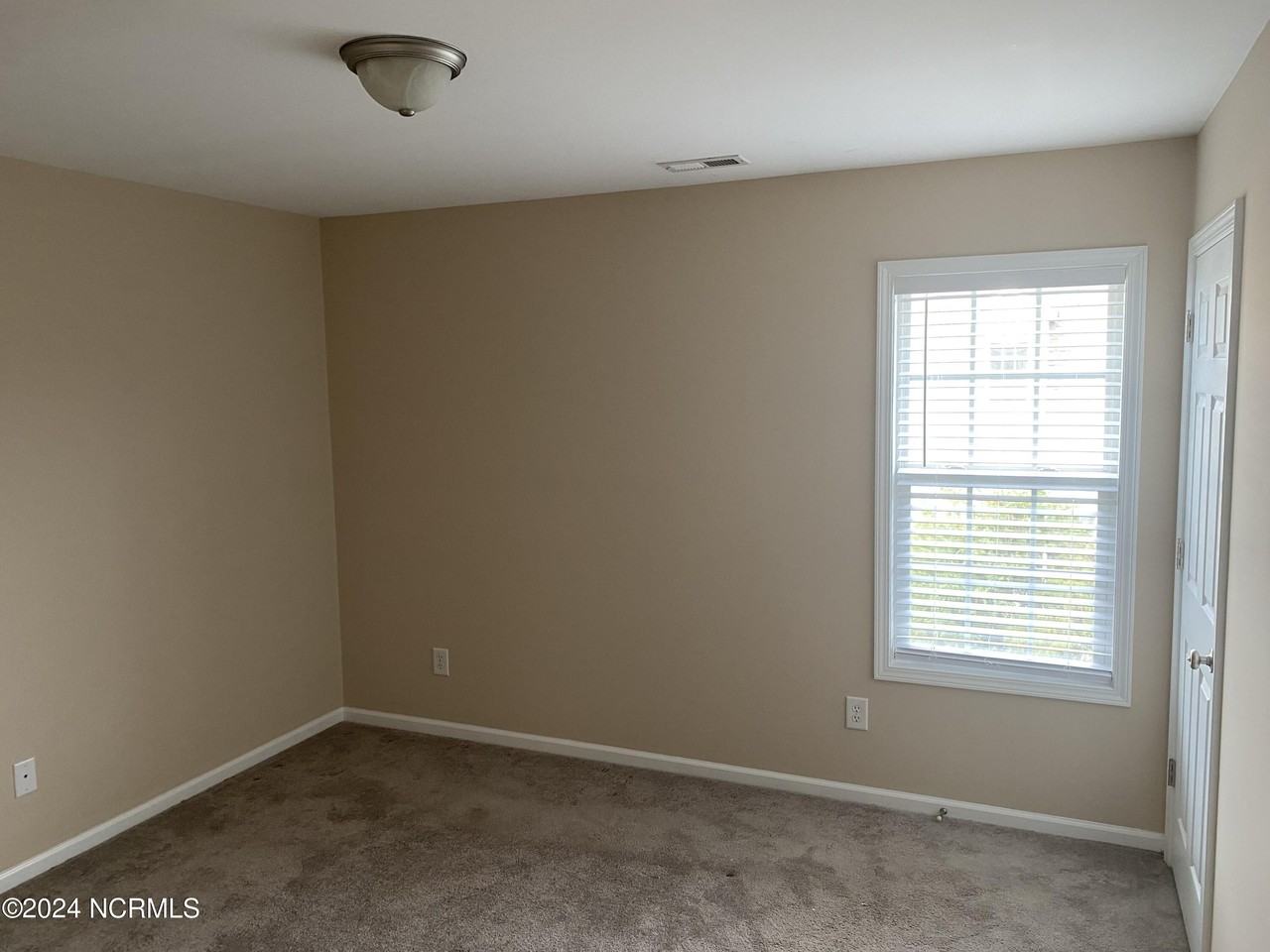 2202 Mayberry Loop Rd #102 - Photo 5 of 7