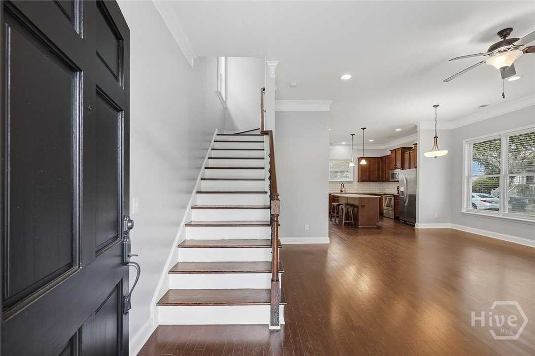 1701 Lincoln St - Photo 5 of 32