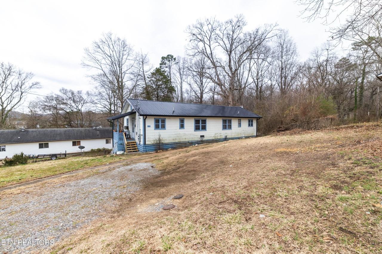 219 Highland Ave - Photo 6 of 22