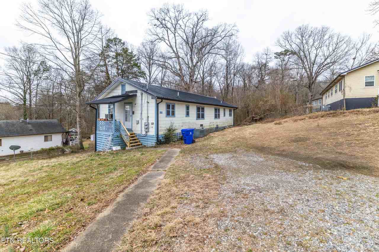 219 Highland Ave - Photo 7 of 22