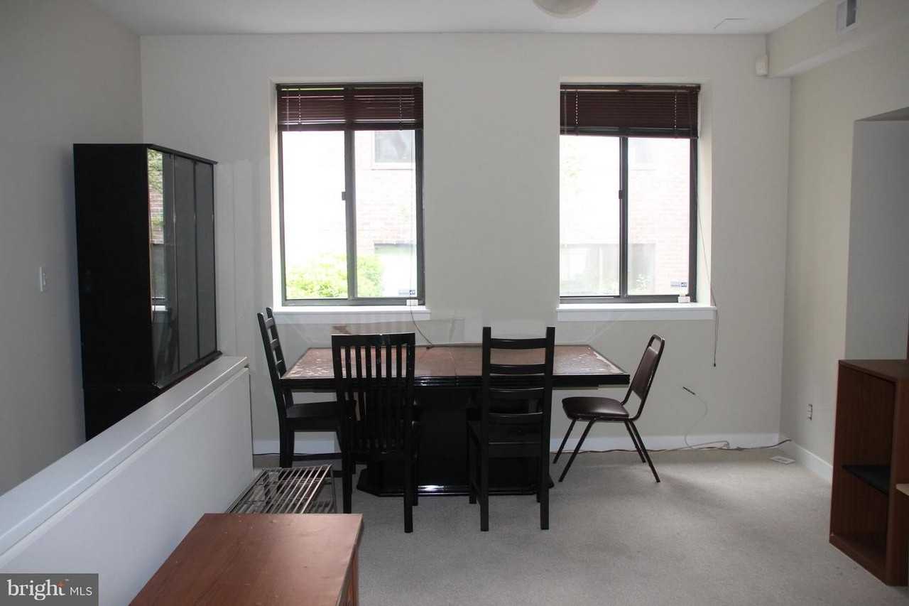 2307 Pennsylvania Ave Nw - Photo 5 of 19
