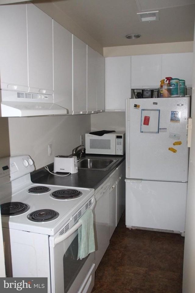 2307 Pennsylvania Ave Nw - Photo 7 of 19