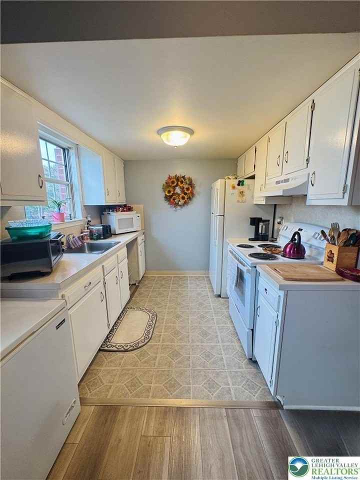 2327 S 4th St #2 - Photo 5 of 11