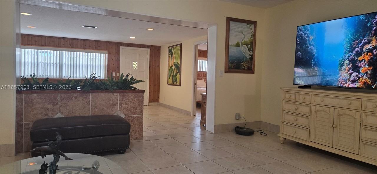 2359 N Wallen Dr - Photo 4 of 19