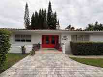 11445 N Bayshore Dr - Photo 1 of 1