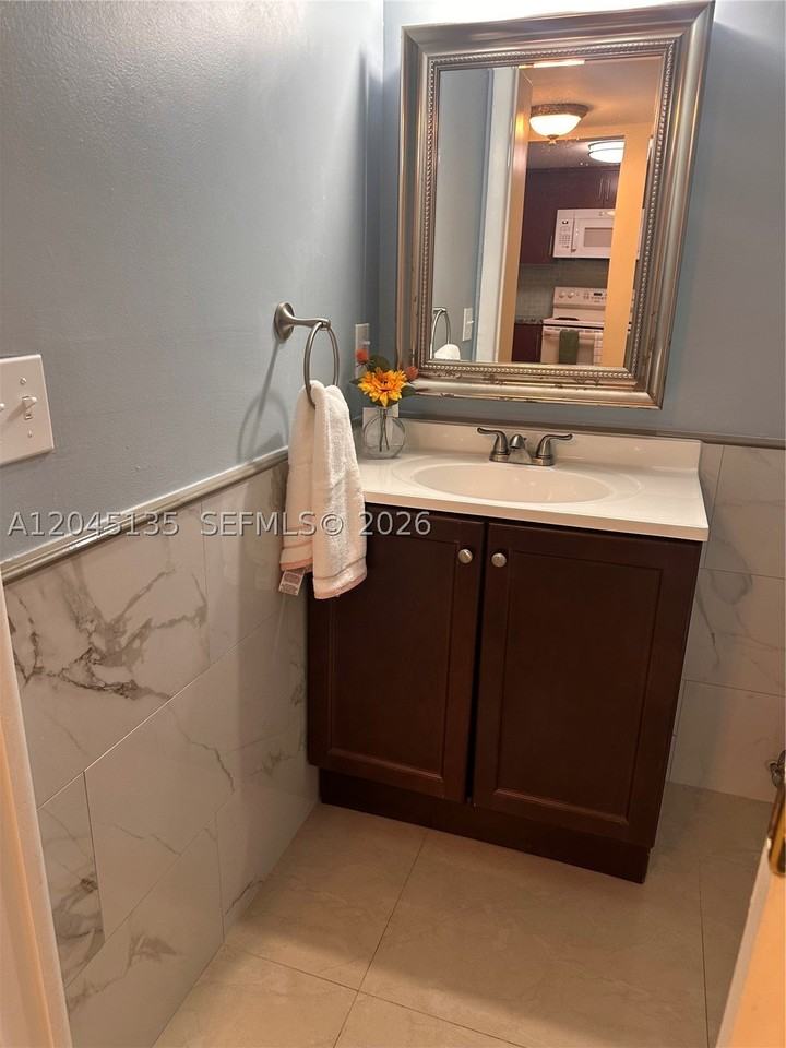 10845 Sw 112th Ave #211 - Photo 6 of 21