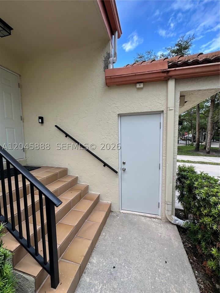 3345 Emerald Oaks Dr #106 - Photo 4 of 43