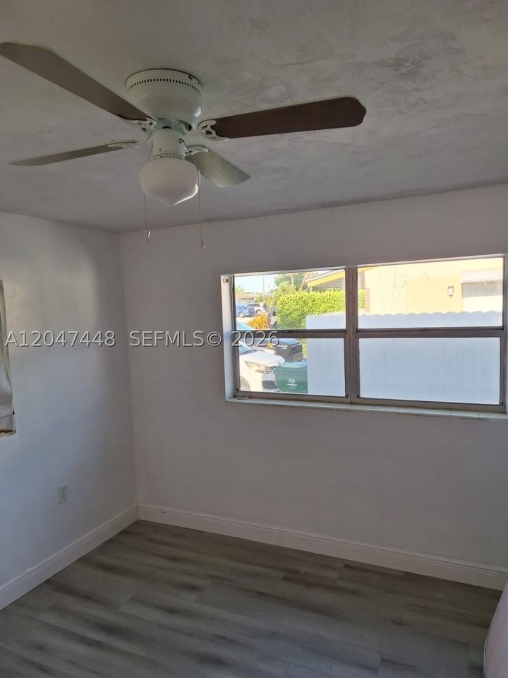 6328 Sw 20th St - Photo 2 of 9