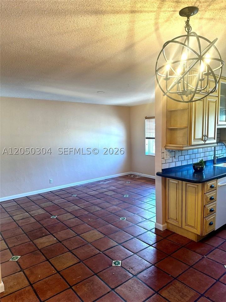 1733 Mayo St #7 - Photo 7 of 7