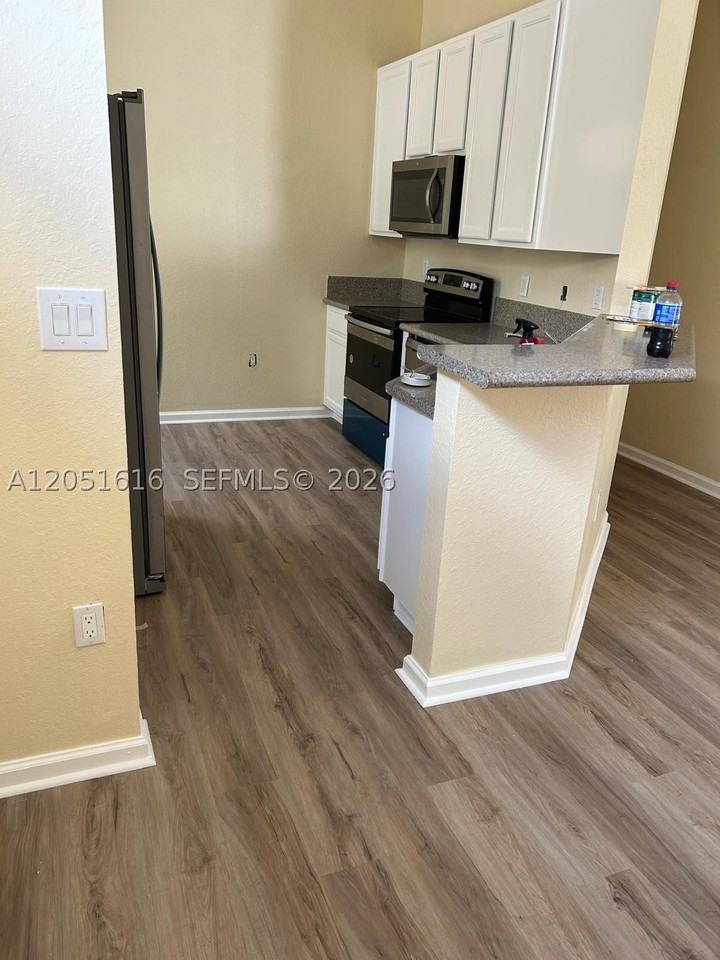 2210 Ne 37th Rd #0 - Photo 2 of 35