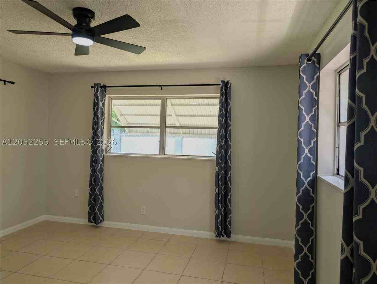 888 Sw 62nd Ave - Photo 3 of 19