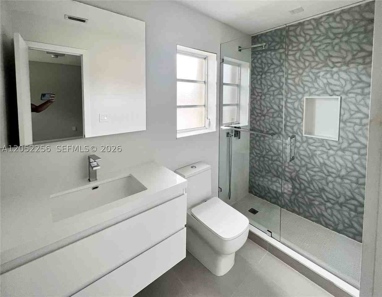 240 Se 7th St - Photo 6 of 13
