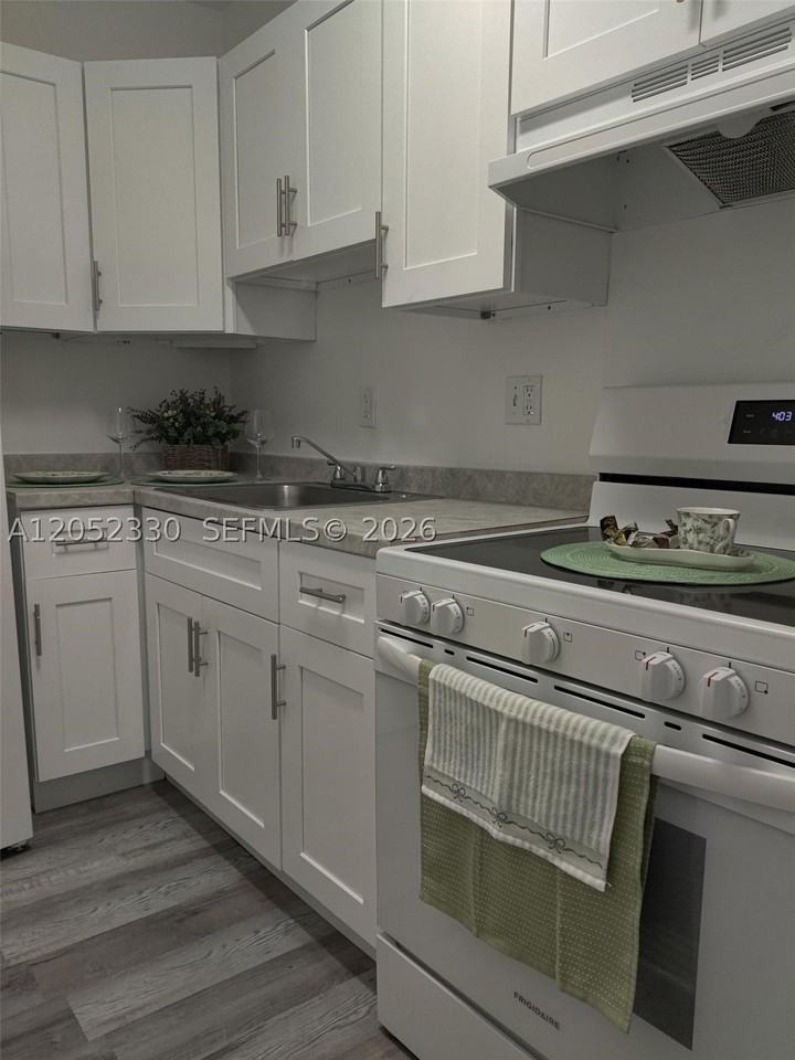 5970 Ne 18th Ave #924 - Photo 4 of 14