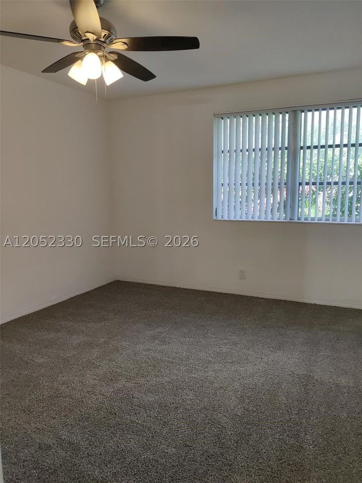 5970 Ne 18th Ave #924 - Photo 7 of 14