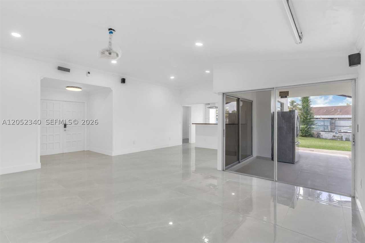 26222 Sw 133rd Ct - Photo 4 of 33