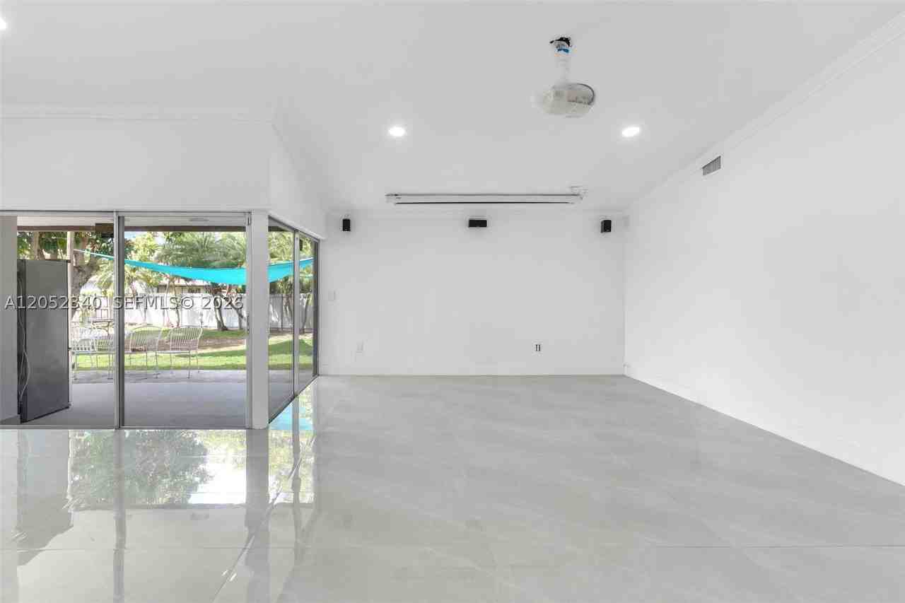 26222 Sw 133rd Ct - Photo 5 of 33