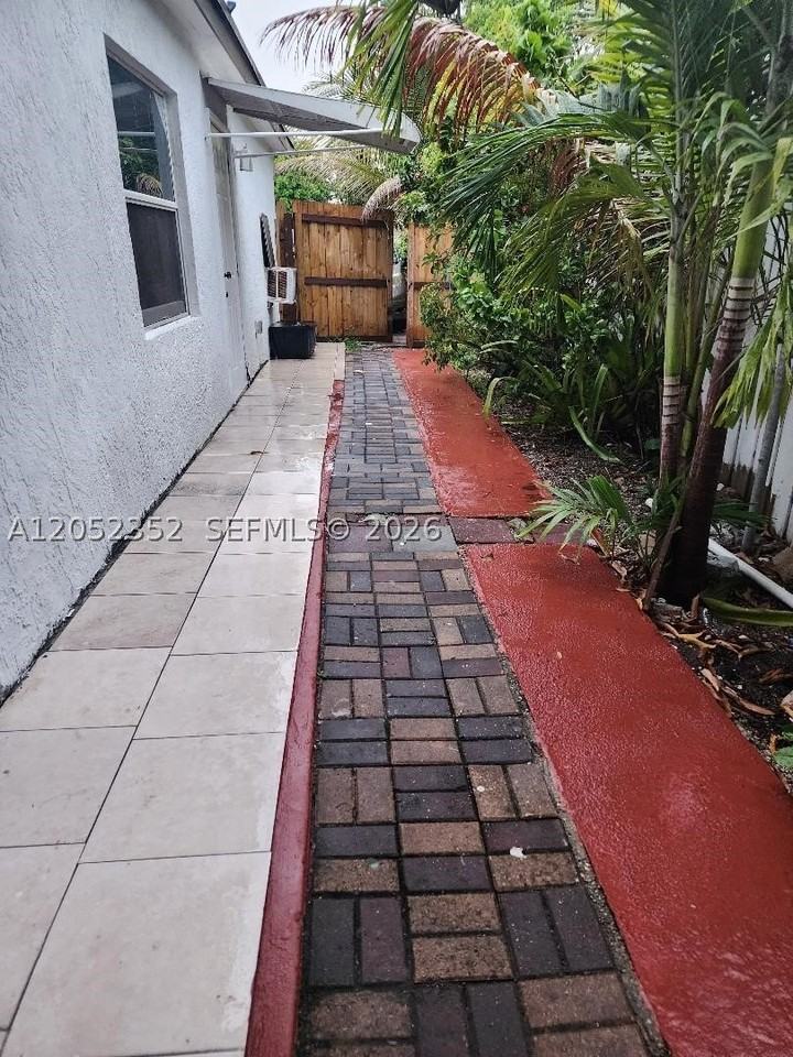 13915 Nw 5th Ct #N - Photo 3 of 6
