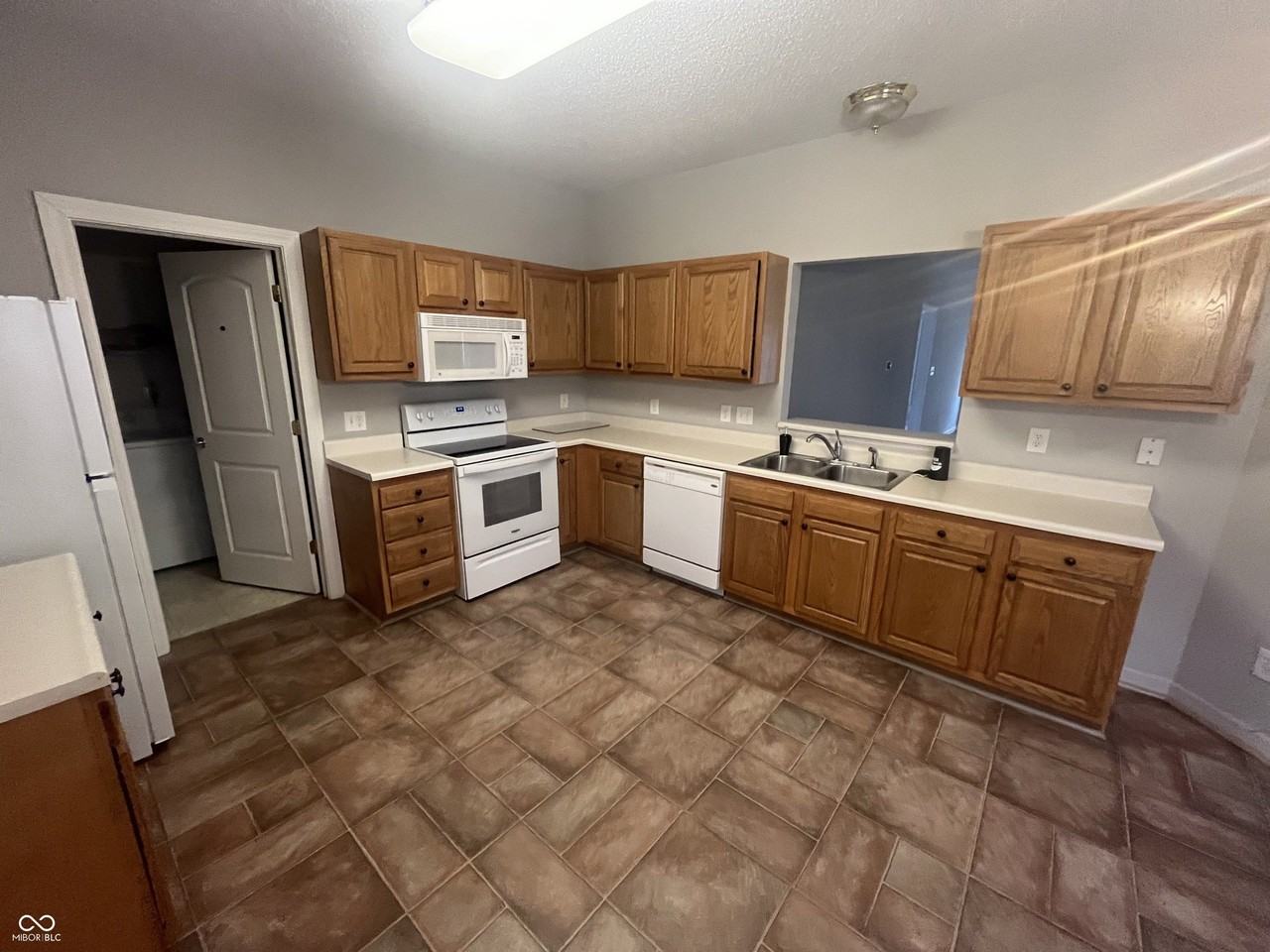 7123 Dublin Ln - Photo 4 of 14