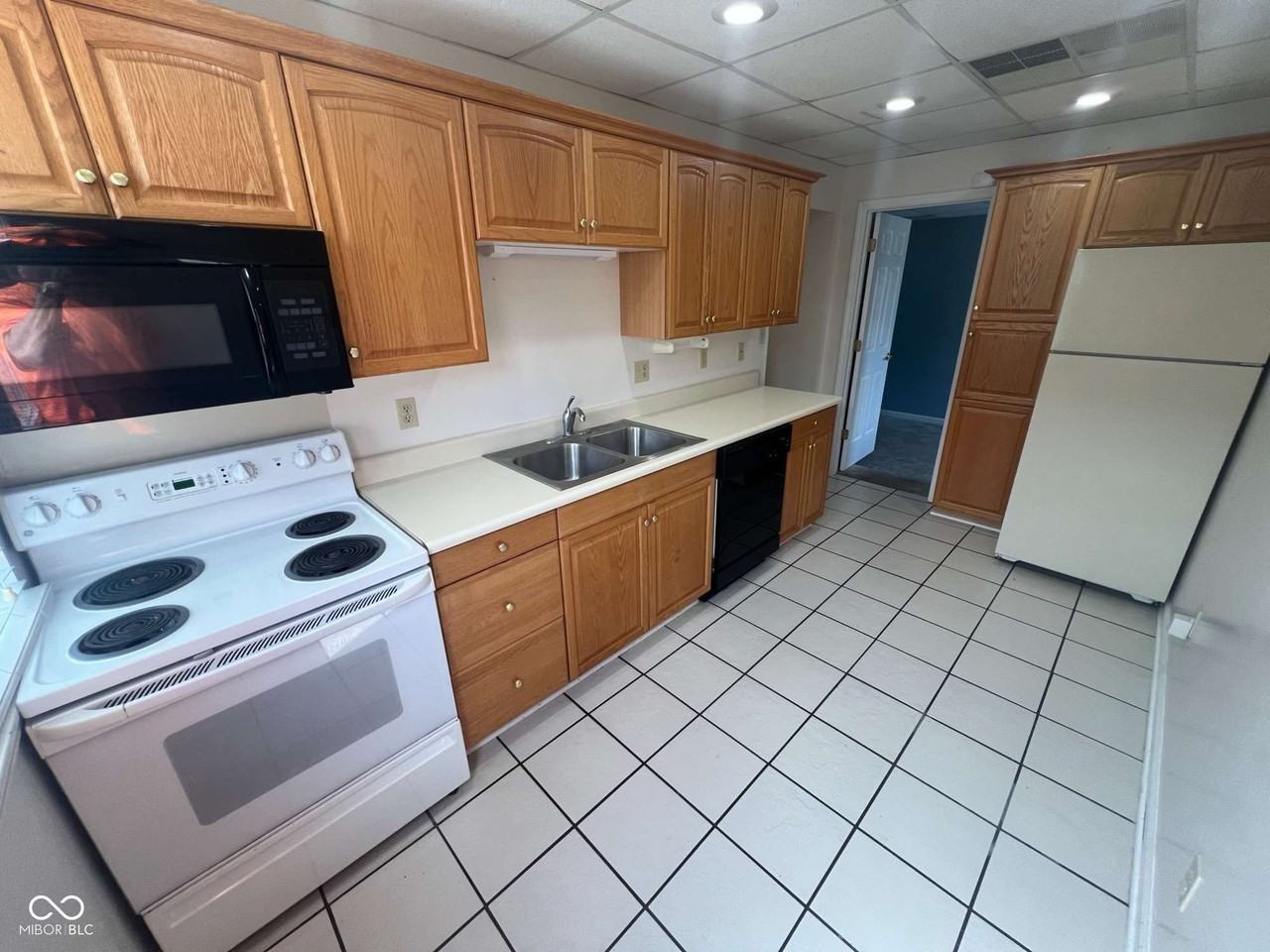 108 Walnut St - Photo 4 of 15
