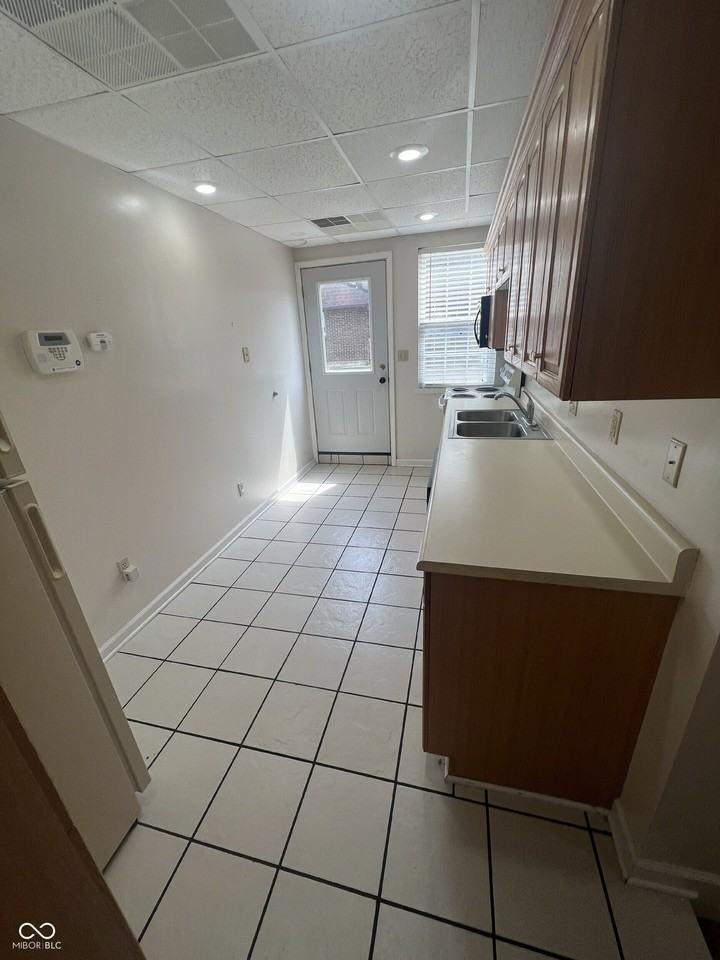 108 Walnut St - Photo 6 of 15