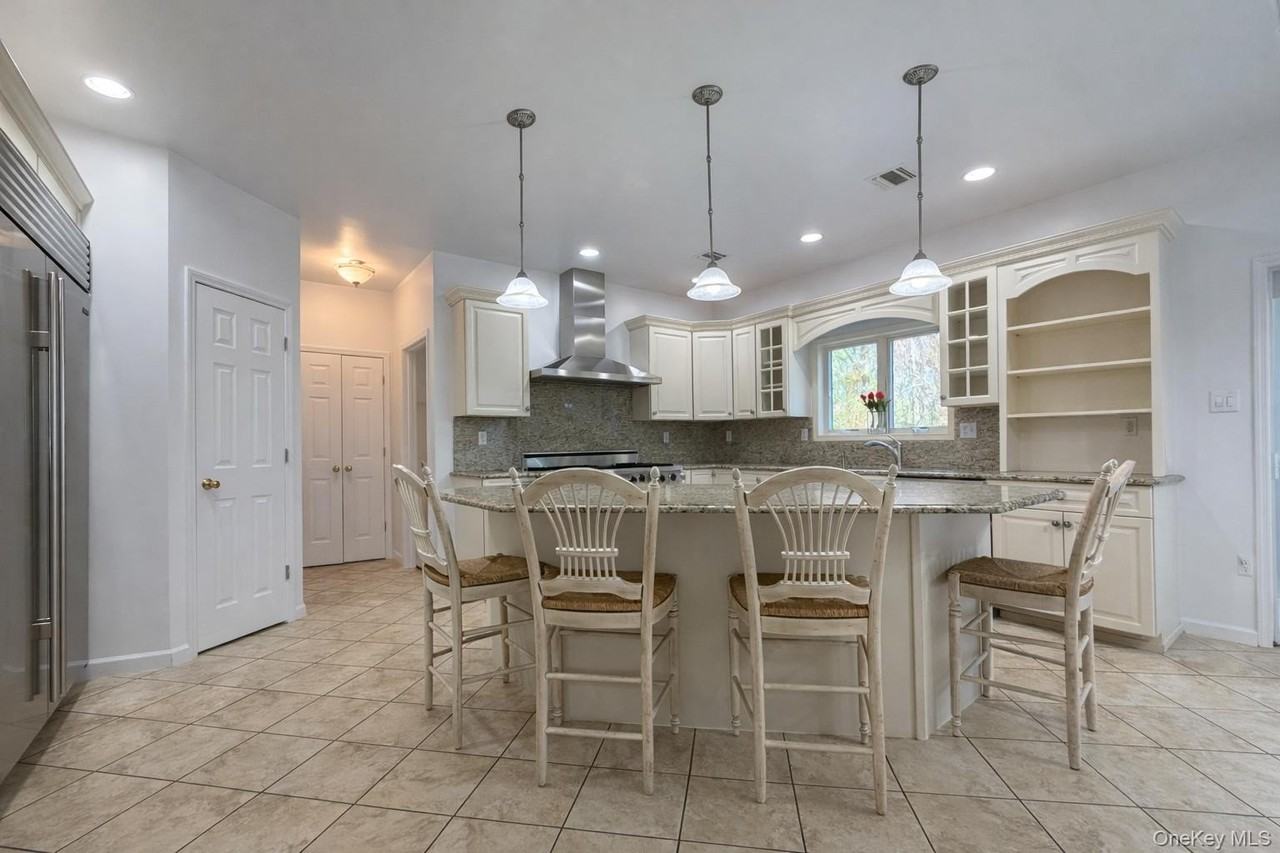 12 Fortune Way - Photo 5 of 27
