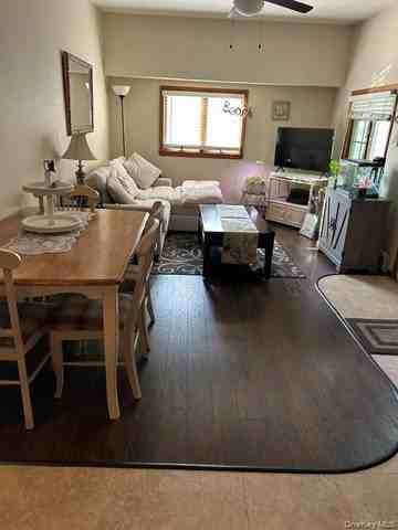 39 Wenwood Dr - Photo 2 of 5