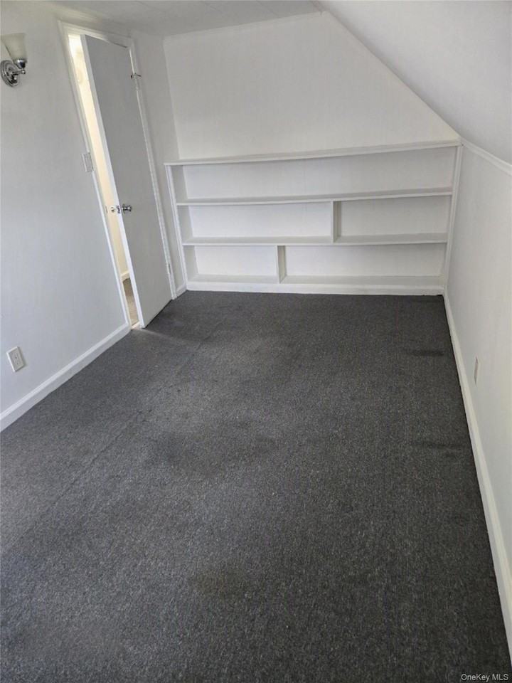 717 Henry St #2 - Photo 3 of 12