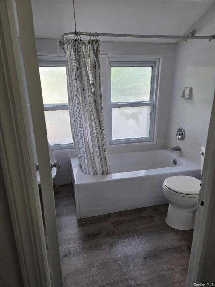 717 Henry St #2 - Photo 6 of 12