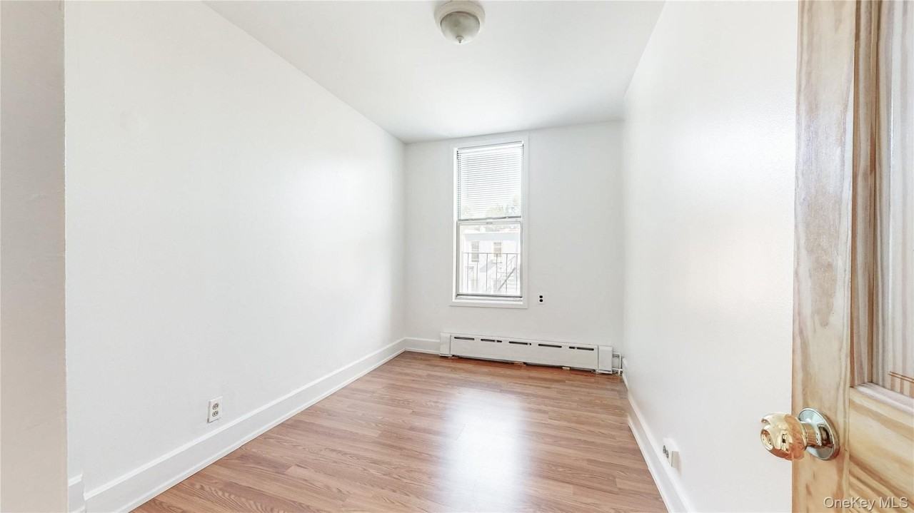 2345 24th St #2R - Photo 7 of 20