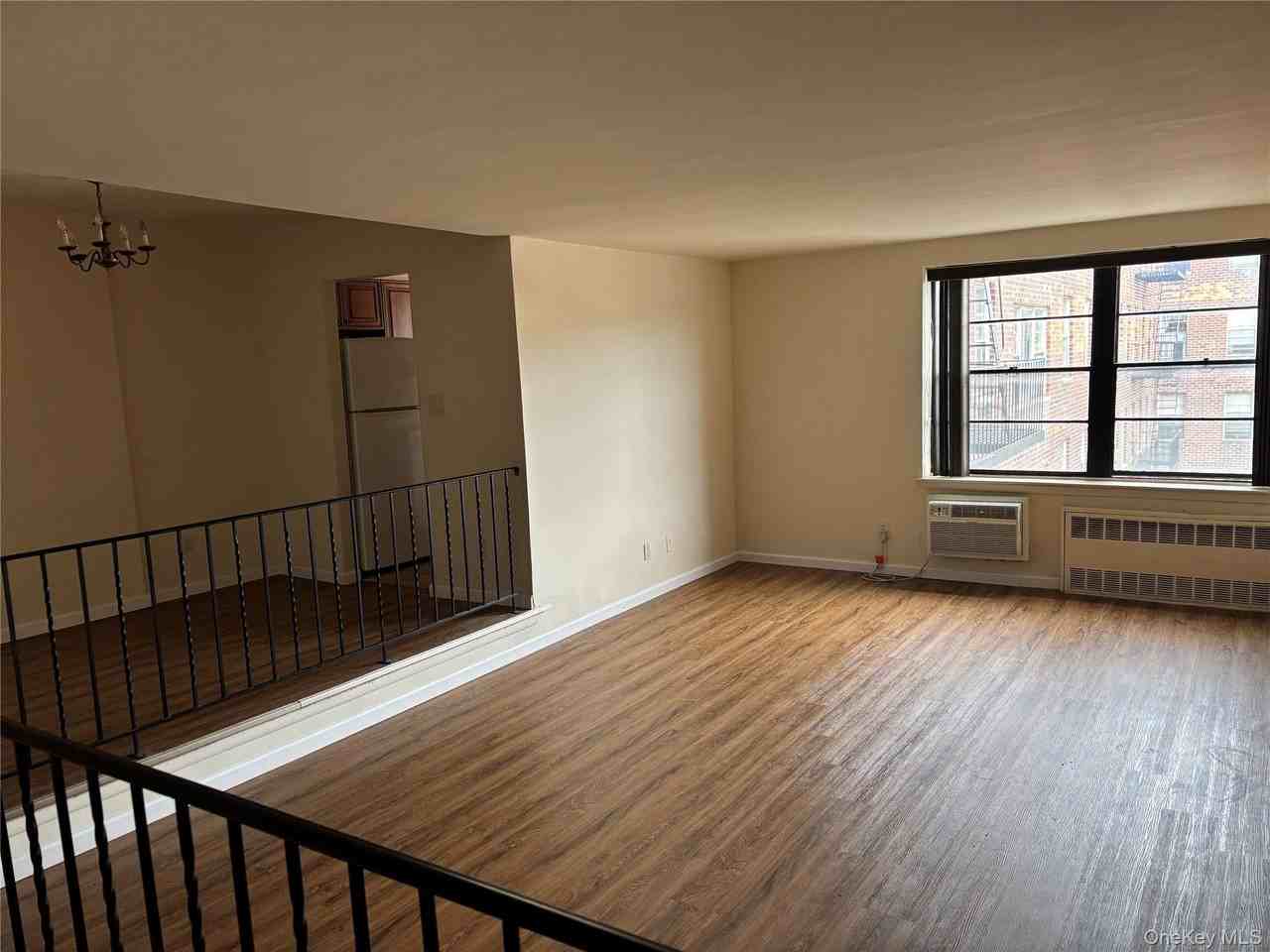 190 1st St #3A - Photo 3 of 7